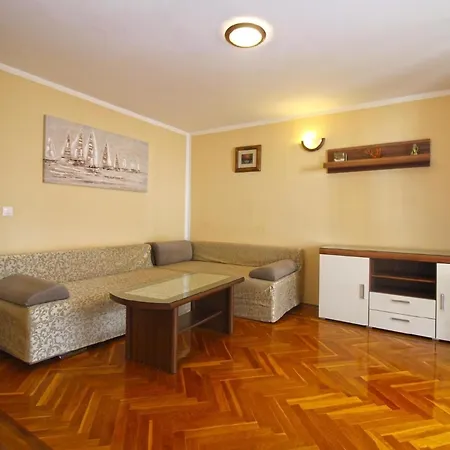 Fuer 6 Personen Ca 90 Qm In Fazana, Istrien Istrische Riviera Apartment *